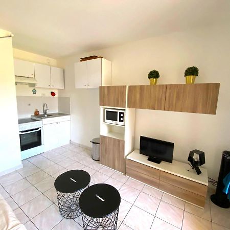 Appart 4 Pers Dans Residence Avec Piscine A 10 Min De La Plage Sanary-sur-Mer Buitenkant foto